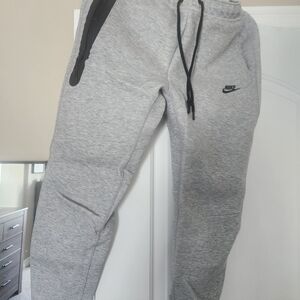 Nike Tech Light Gray Sweatpants- M
